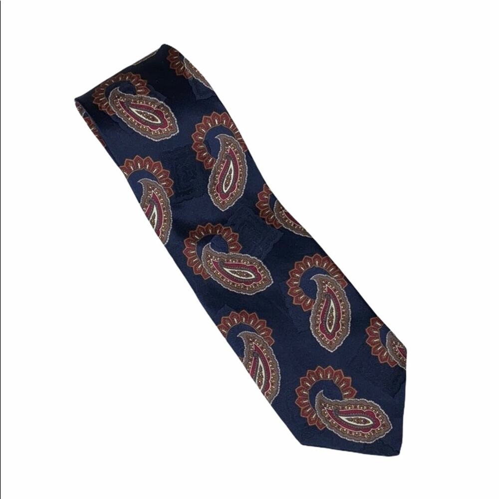 Van Heusen 417 Vintage Paisley Men's Silk Tie